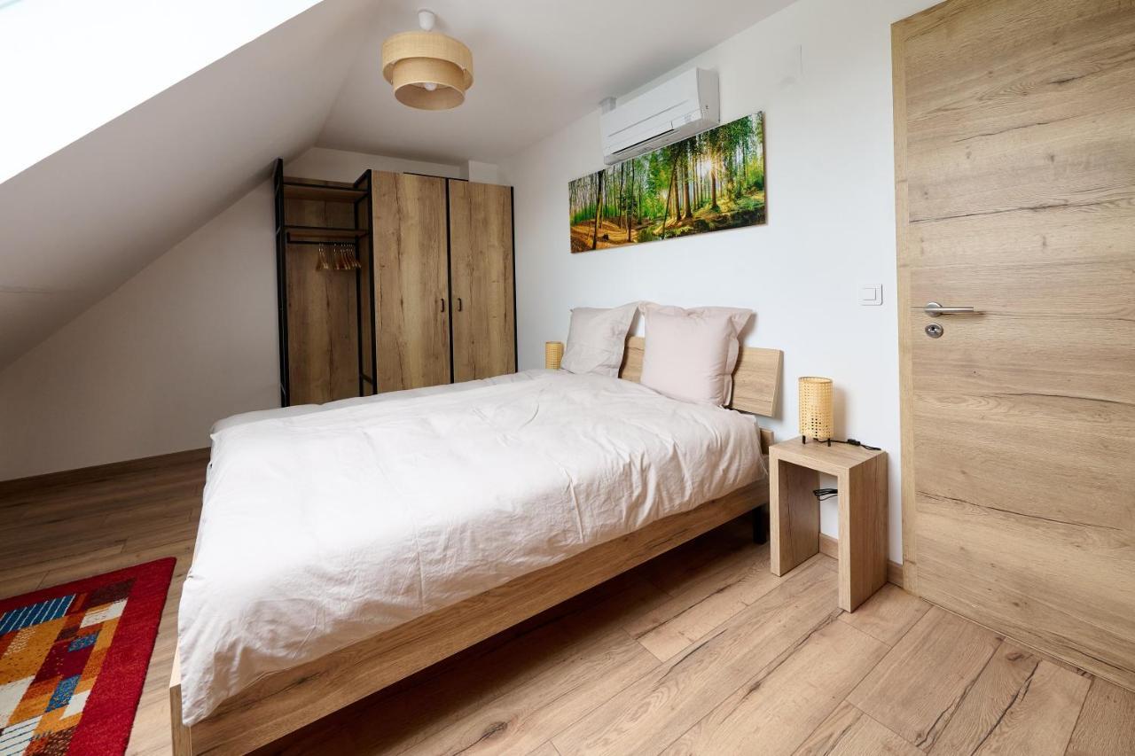 Le Pommier - Appt Avec Jardin Partage Apartment Puberg Luaran gambar